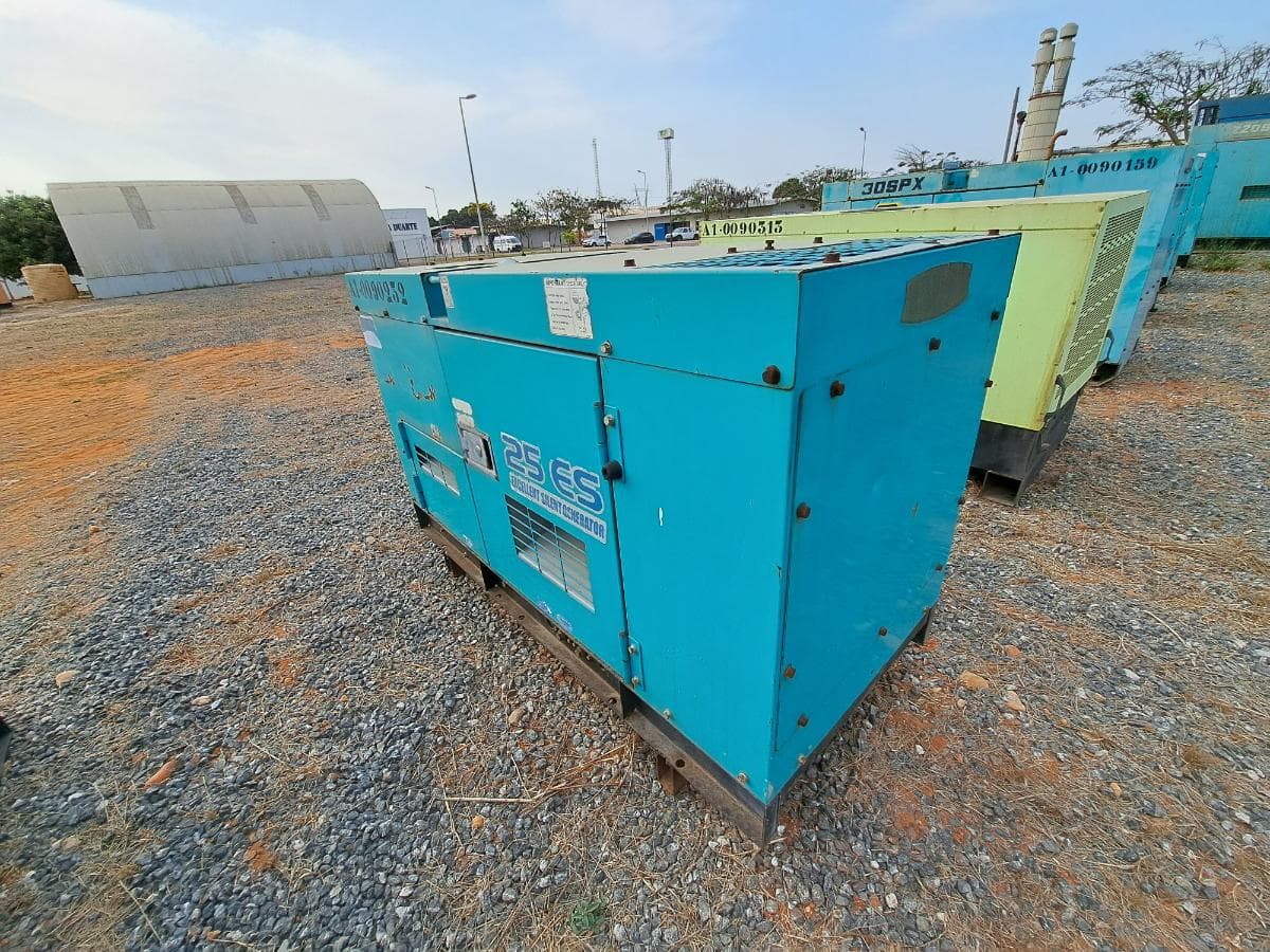 Gerador (20KVA) DENYO DCA25 ESI · Viana — imagen 5