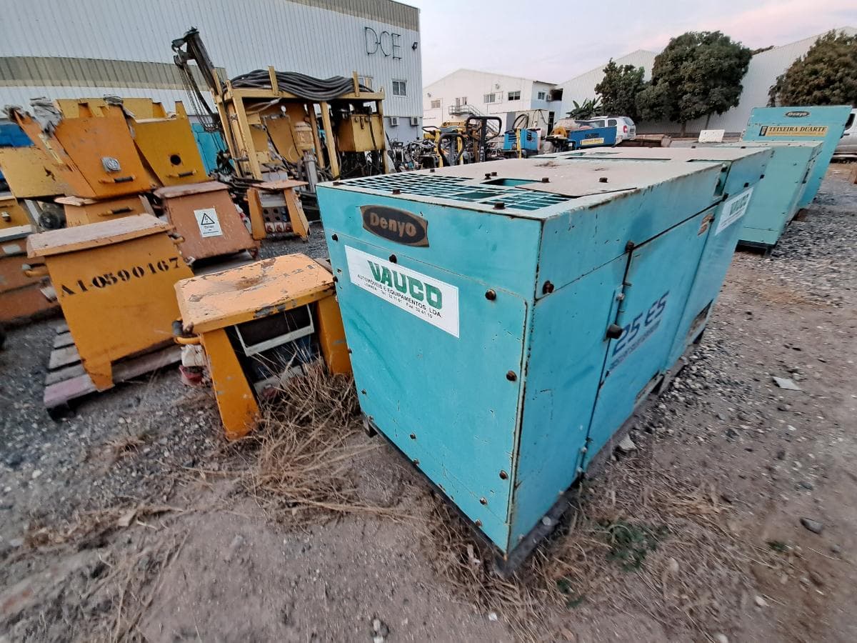 Gerador (20KVA) DENYO DCA25 ESI · Viana — imagen 2