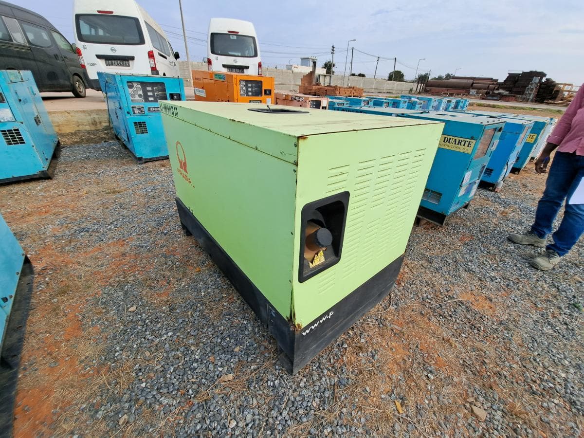 Gerador (20KVA) PRAMAC GBW 22Y · Viana — imagen 3