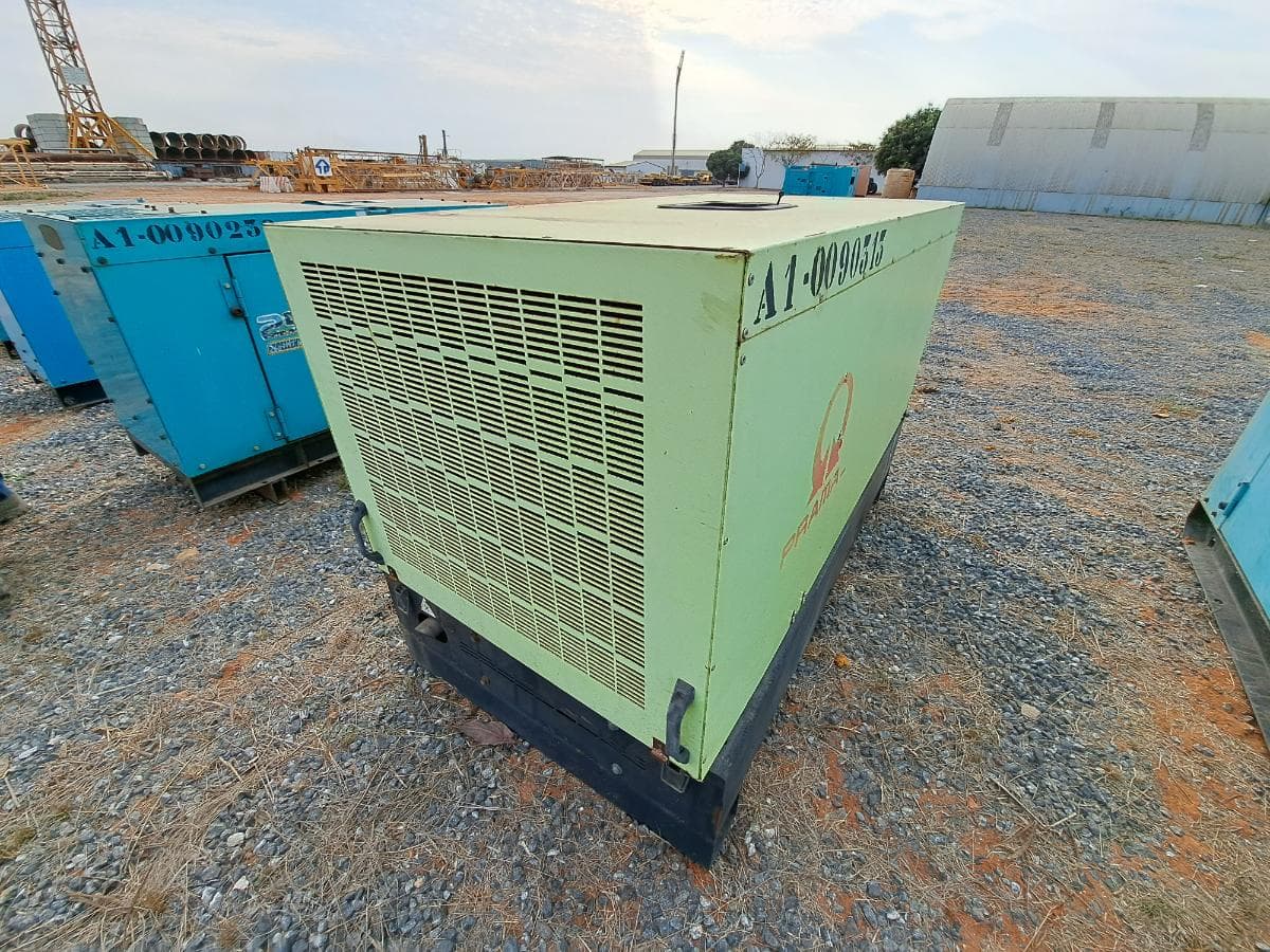Gerador (20KVA) PRAMAC GBW 22Y · Viana — imagen 4