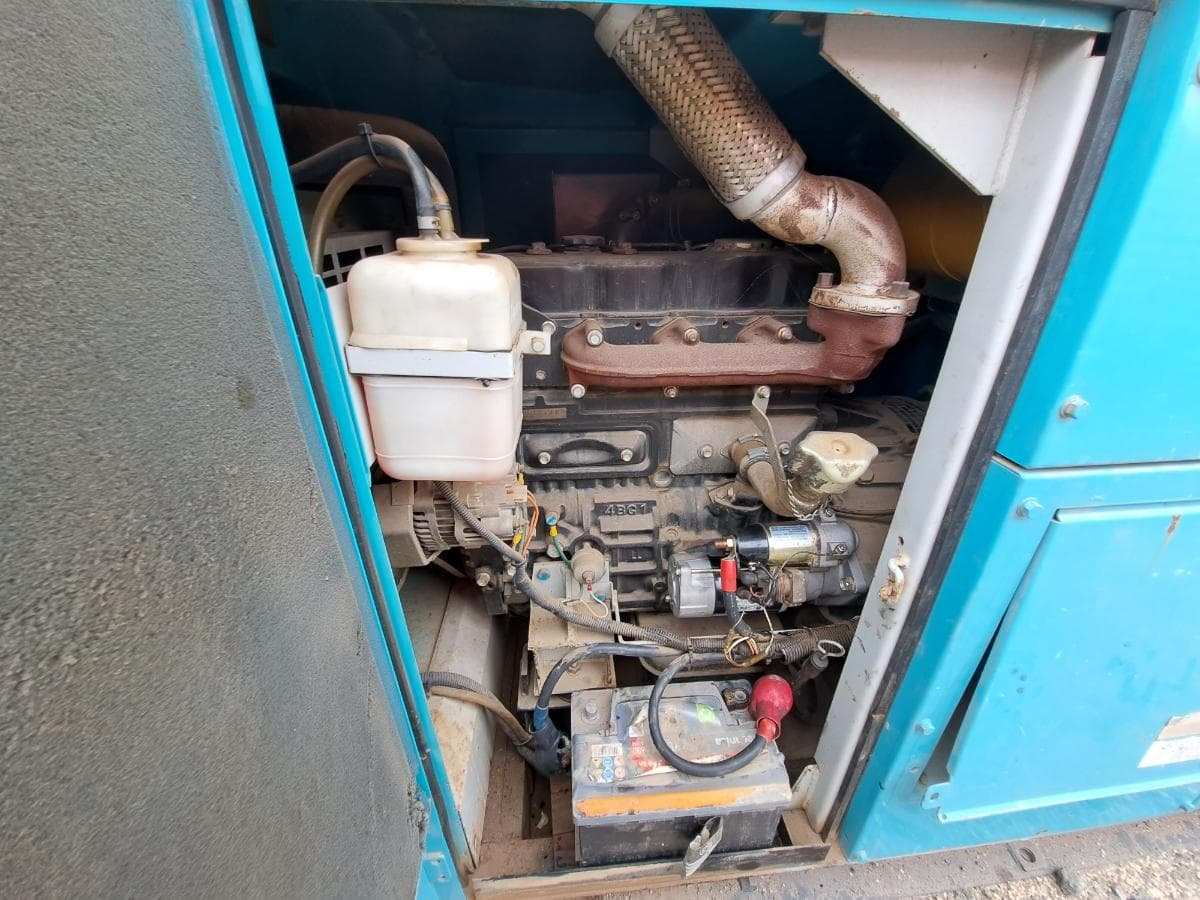 Gerador (37KVA) DENYO DCA45 SPI · Viana — imagen 2