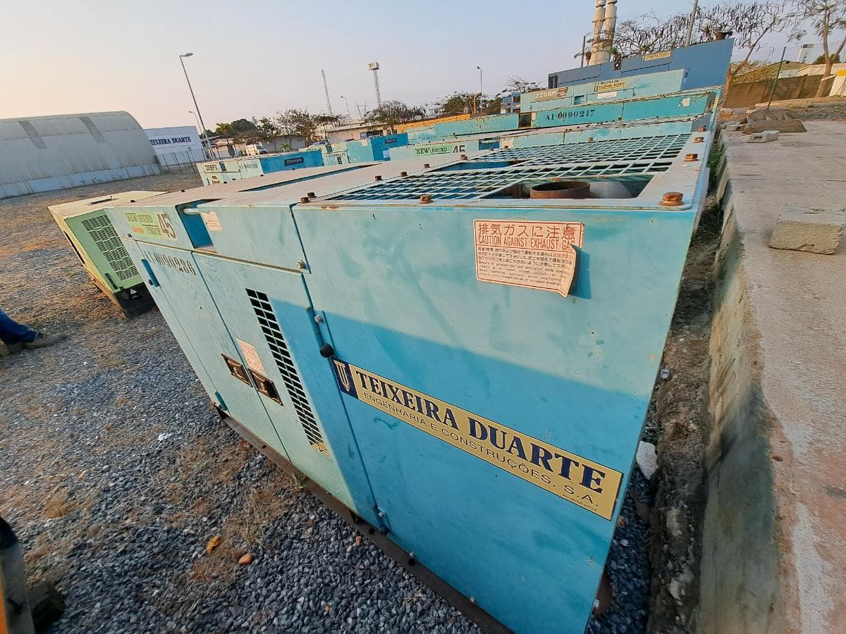 Gerador (37KVA) DENYO DCA45 SPI · Viana — imagen 3