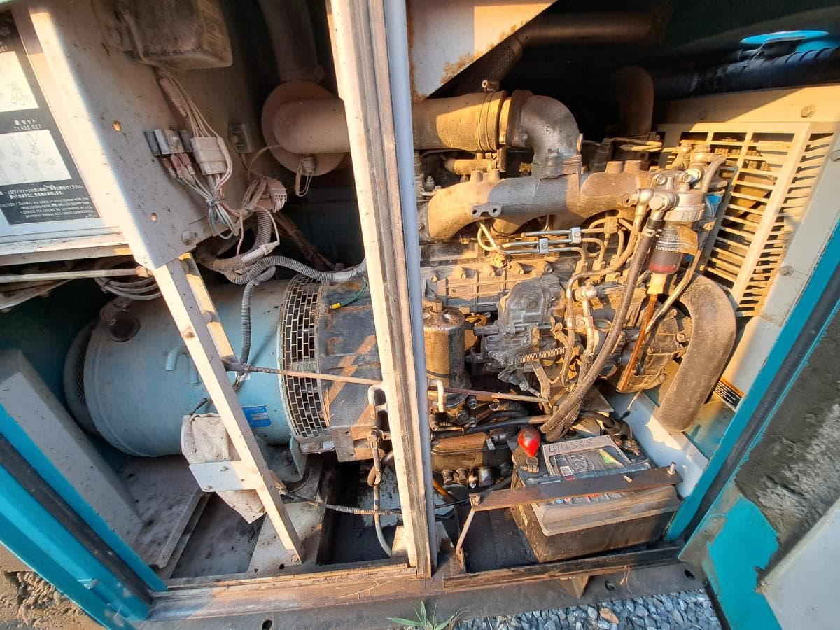 Gerador (37KVA) DENYO DCA45 SPI · Viana — imagen 4