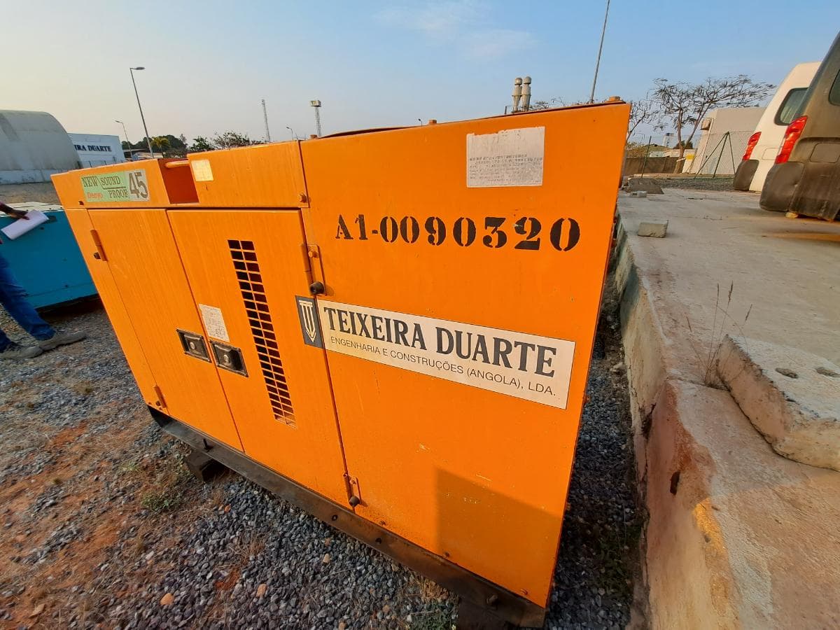 Gerador (37KVA) DENYO DCA45 SPI · Viana — imagem 2