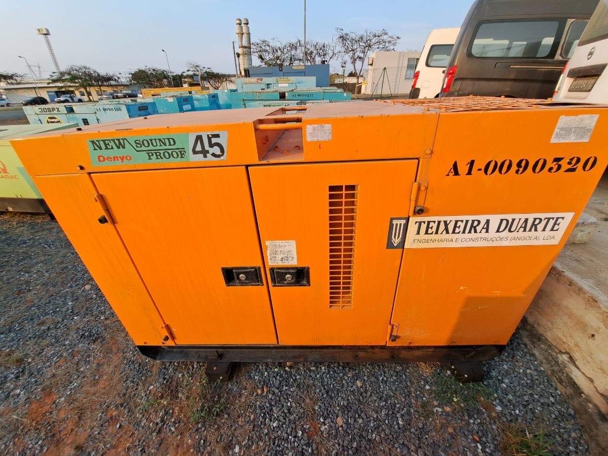 Gerador (37KVA) DENYO DCA45 SPI · Viana