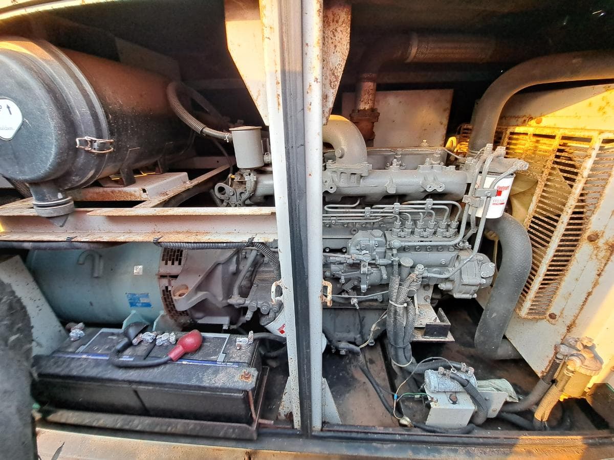 Gerador (80KVA) DENYO DCA100 ESI · Viana — imagen 2
