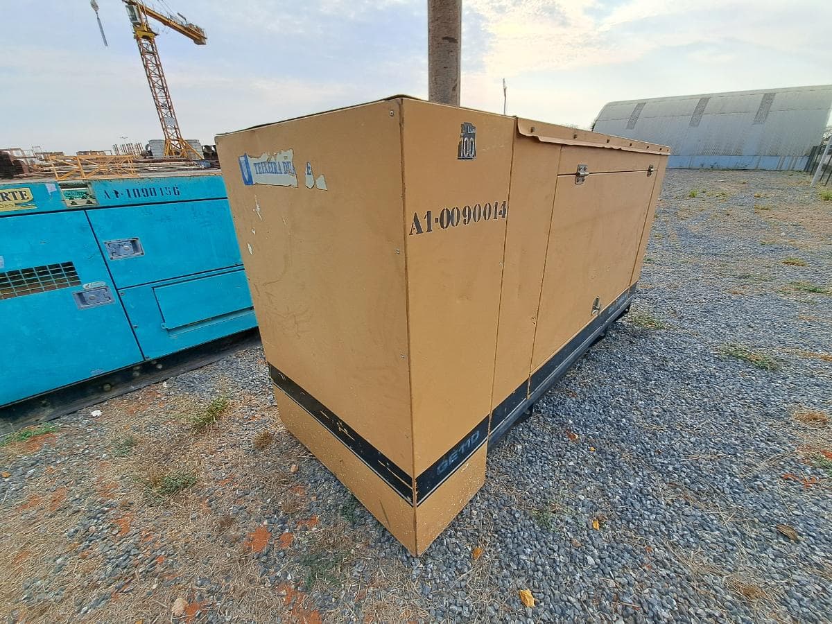 Gerador (110KVA) OLYMPIAN GE 110 · Viana — imagen 5
