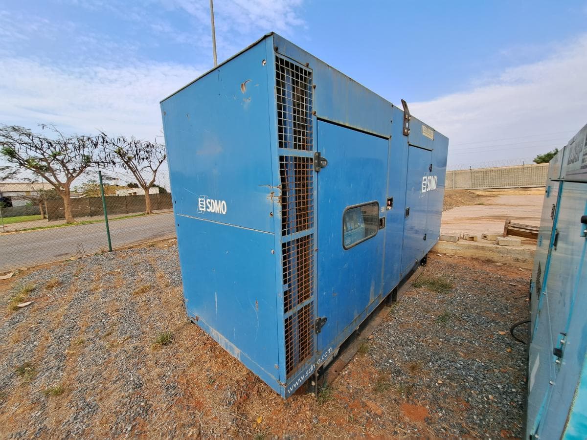 Gerador (300KVA) VOLVO SDMO V330K · Viana — imagen 3