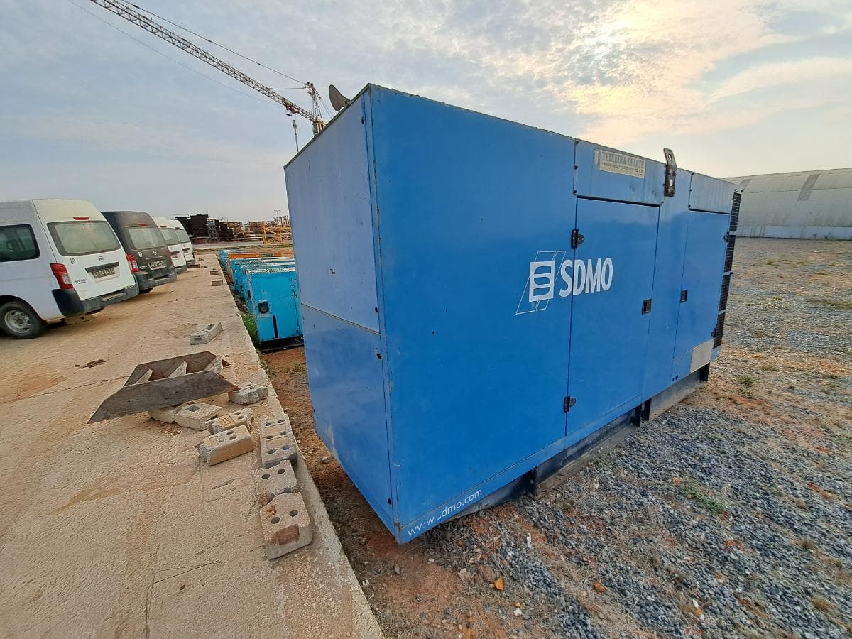 Gerador (300KVA) VOLVO SDMO V330K · Viana — imagen 4
