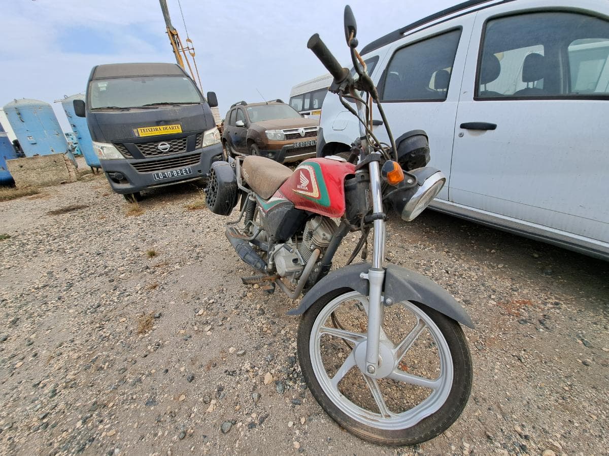 Motociclo HONDA ACE CB 125 TAXI · Viana