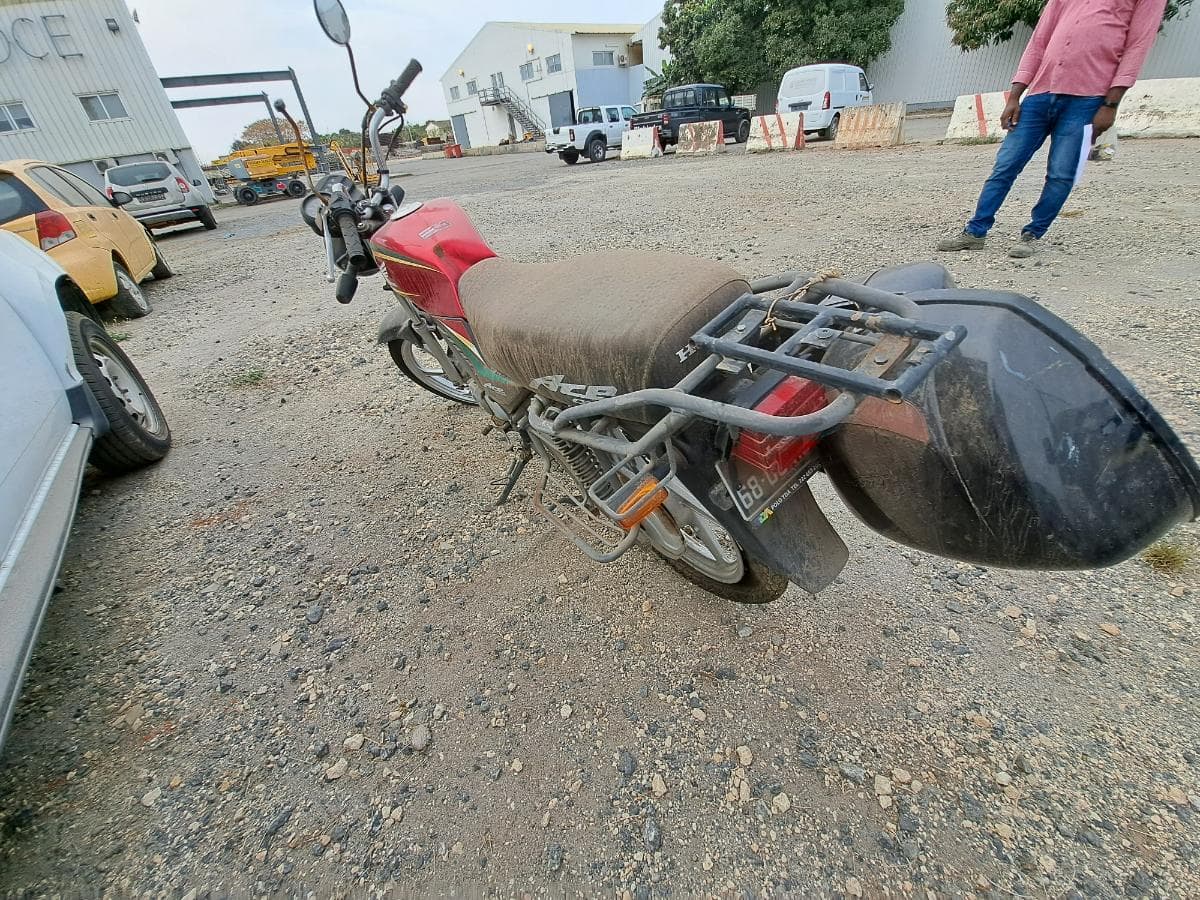 Motociclo HONDA ACE CB 125 TAXI · Viana — imagen 6