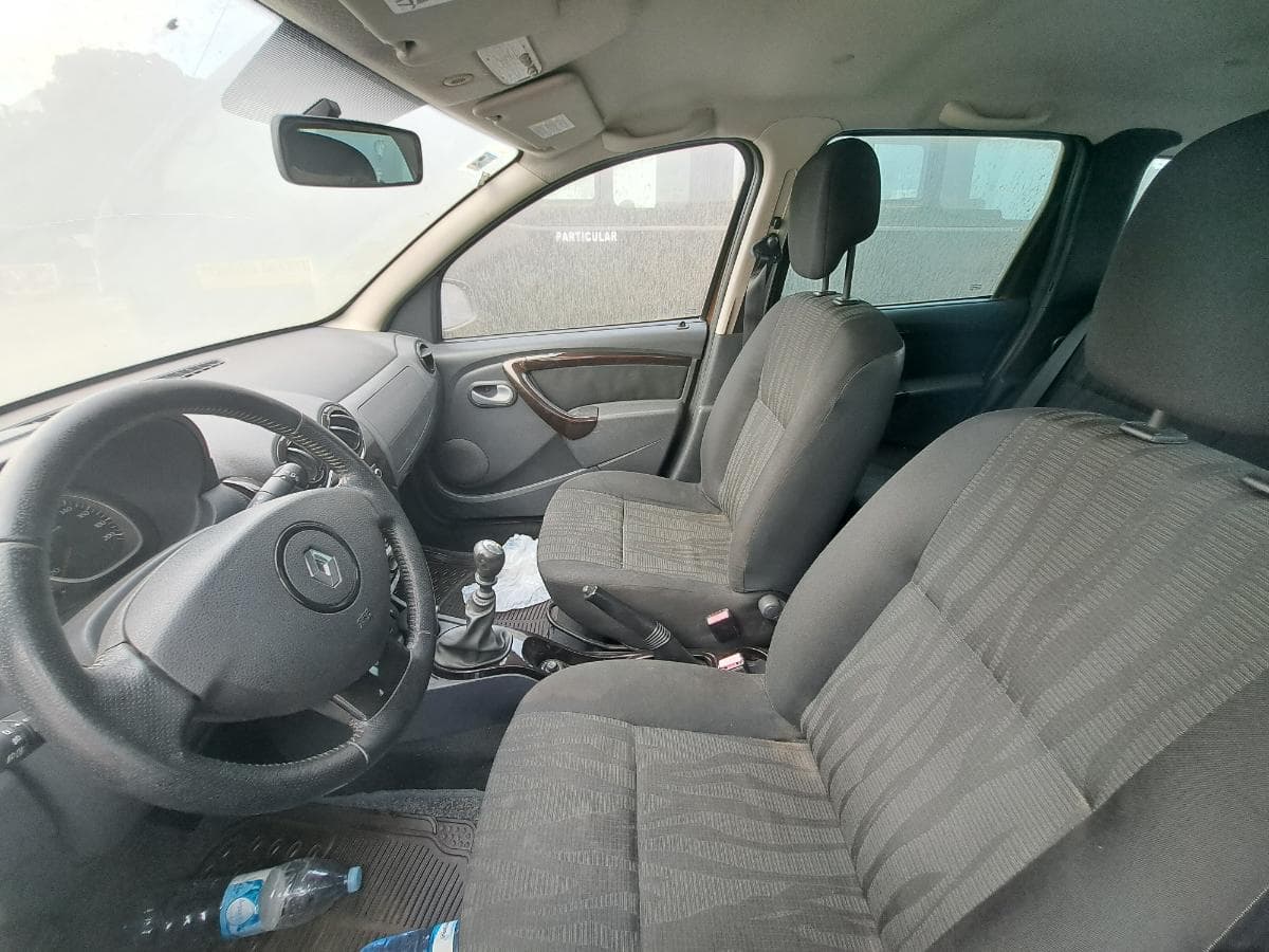 RENAULT DUSTER 4x4 1.5DCi · Viana — imagen 5