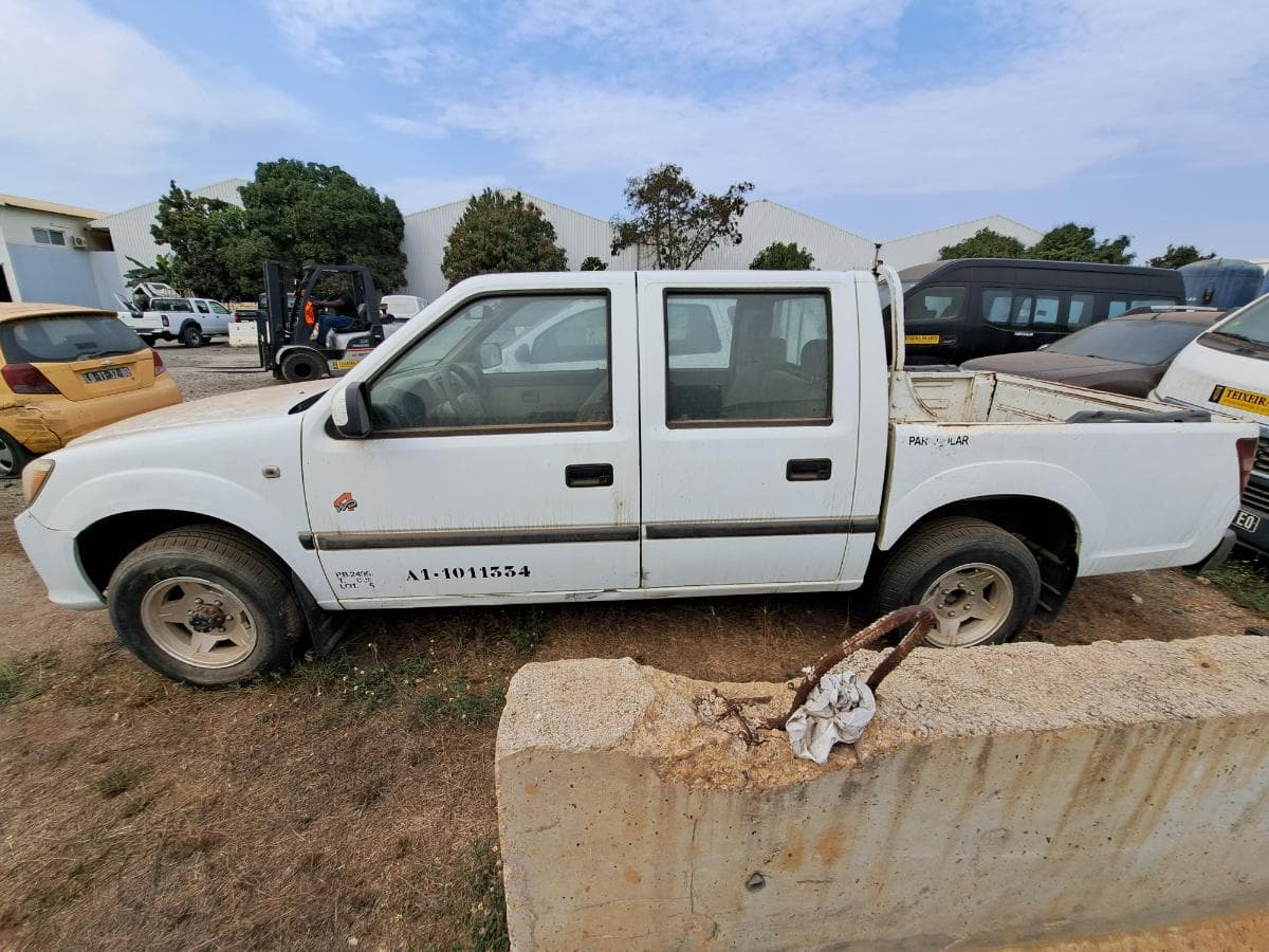 Pick-up JMC BOARDING 4x4 D/C BA · Viana — imagen 8
