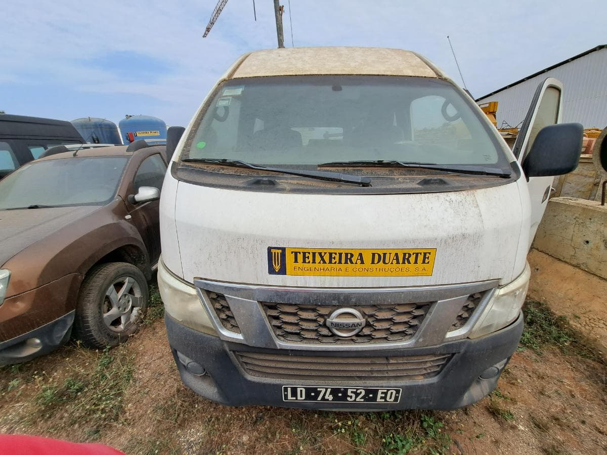 Miniautocarro NISSAN URVAN · Viana — imagen 6