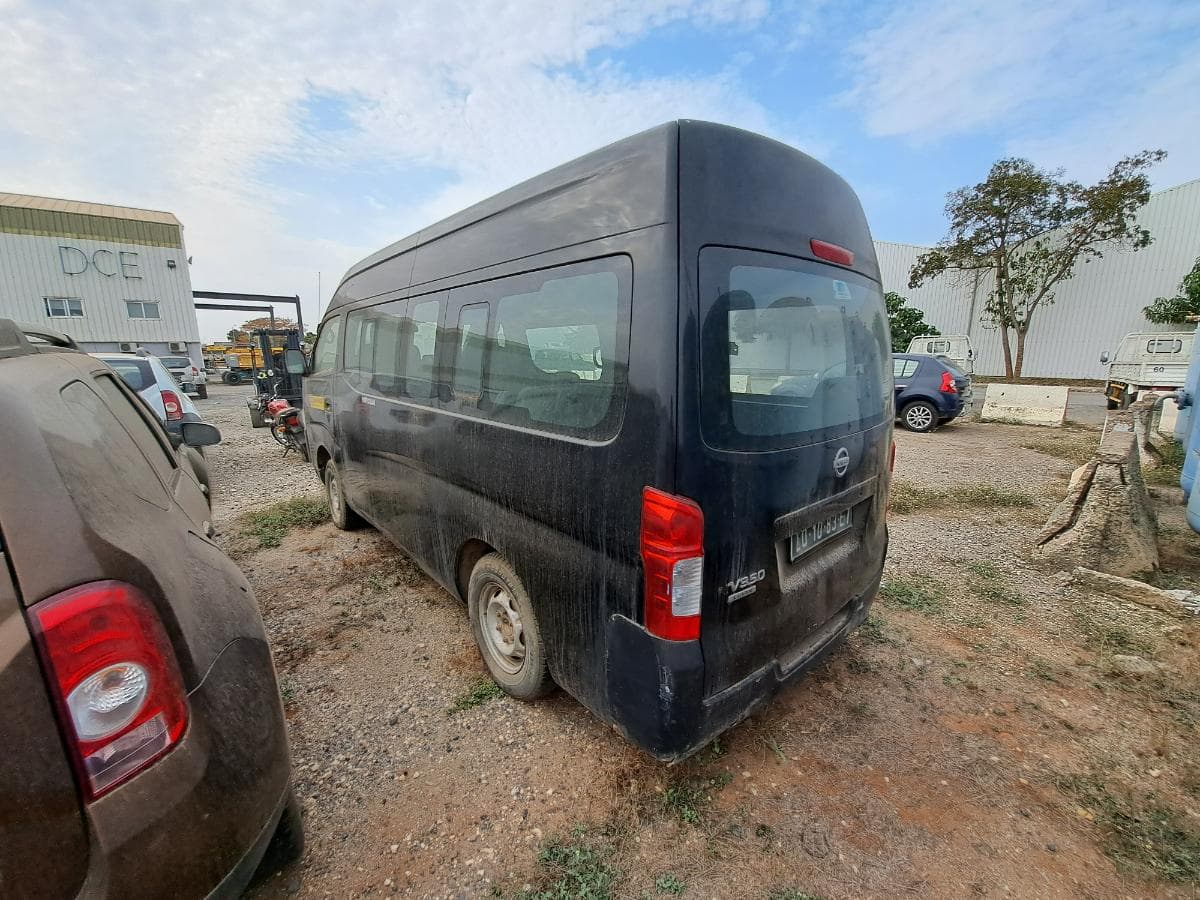 Miniautocarro NISSAN URVAN · Viana — imagem 5