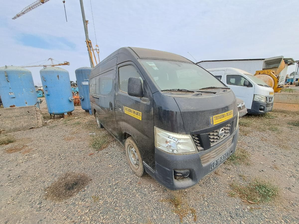 Miniautocarro NISSAN URVAN · Viana — imagem 8