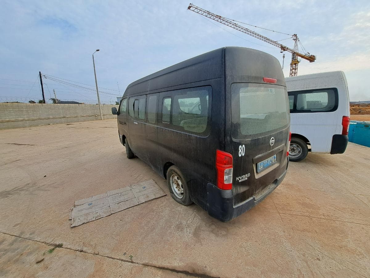 Miniautocarro NISSAN URVAN · Viana — imagen 7