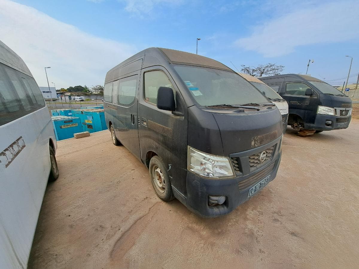Miniautocarro NISSAN URVAN · Viana — imagen 4