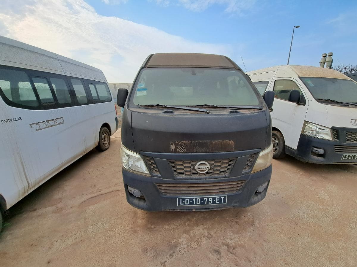 Miniautocarro NISSAN URVAN · Viana — imagen 7