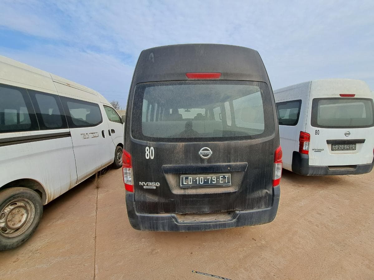 Miniautocarro NISSAN URVAN · Viana — imagen 8