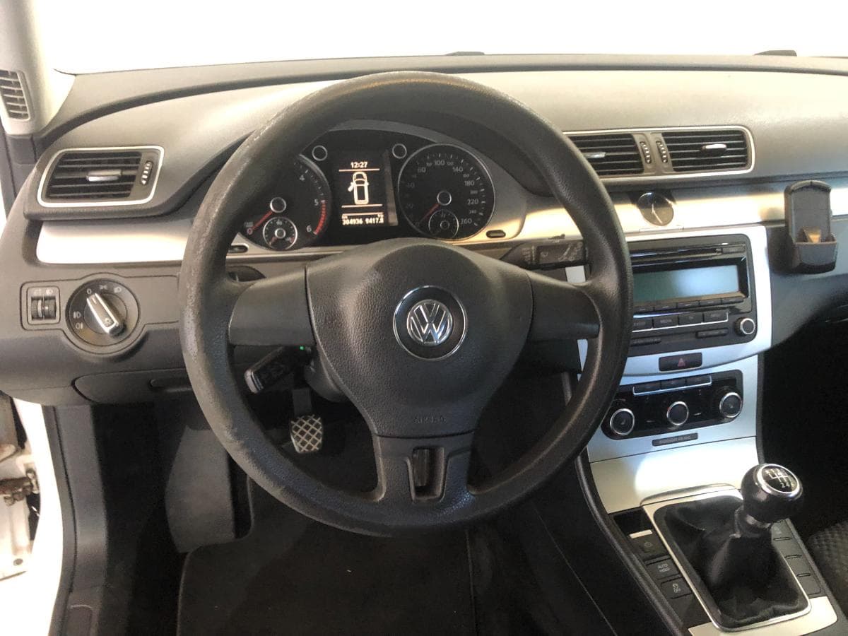 Volkswagen Passat BlueMotion · Ano 2011 — image 25