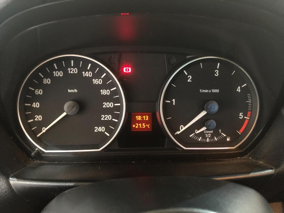BMW 118D · Ano 2011 — imagen 29