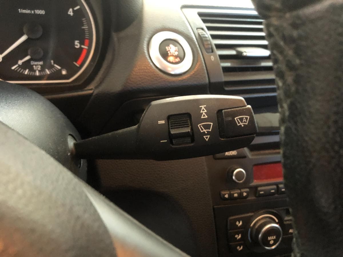 BMW 118D · Ano 2011 — imagen 30