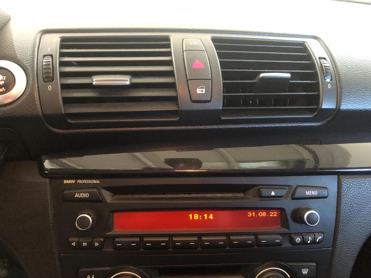 BMW 118D · Ano 2011 — imagen 31