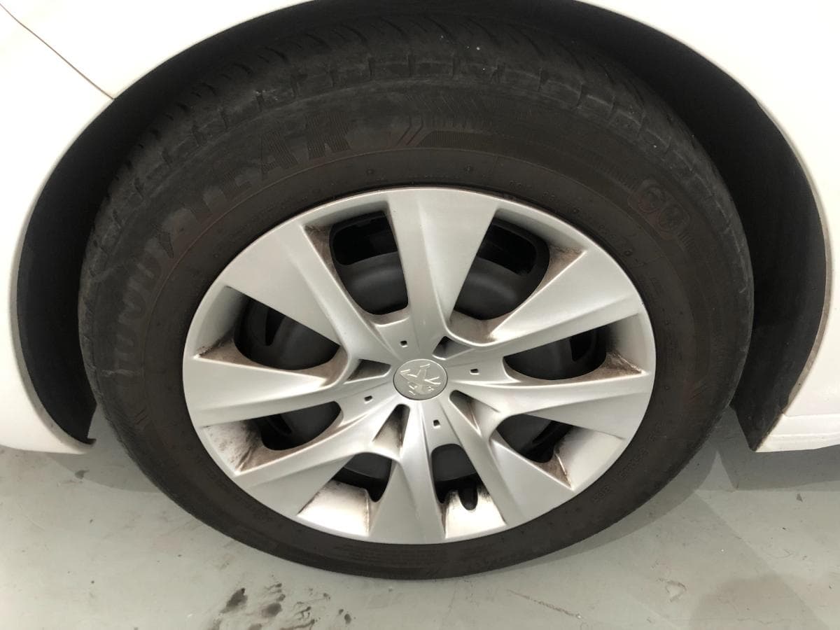 Peugeot 208 · Ano 2014 — image 13