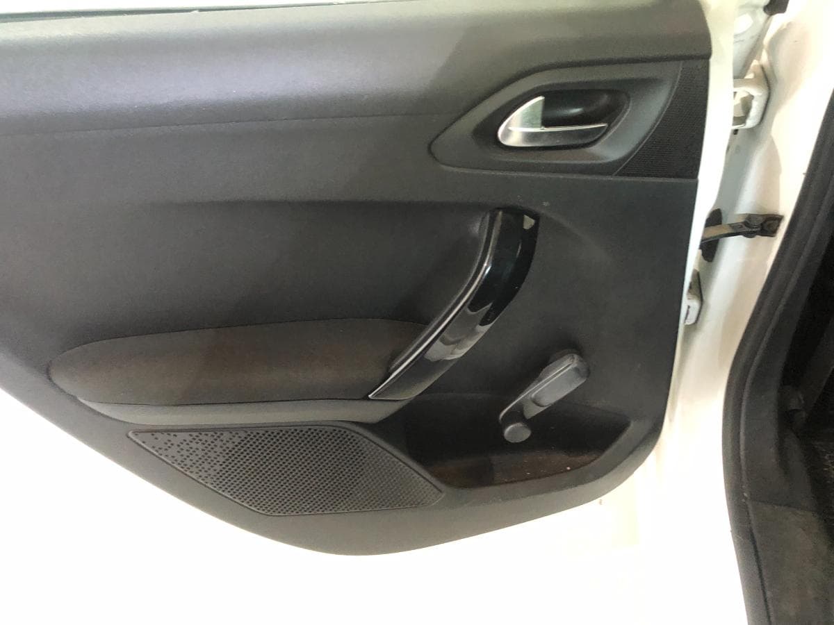 Peugeot 208 · Ano 2014 — image 19