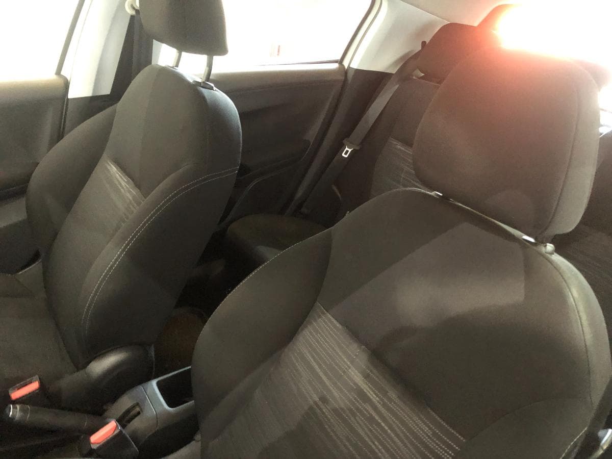 Peugeot 208 · Ano 2014 — image 23