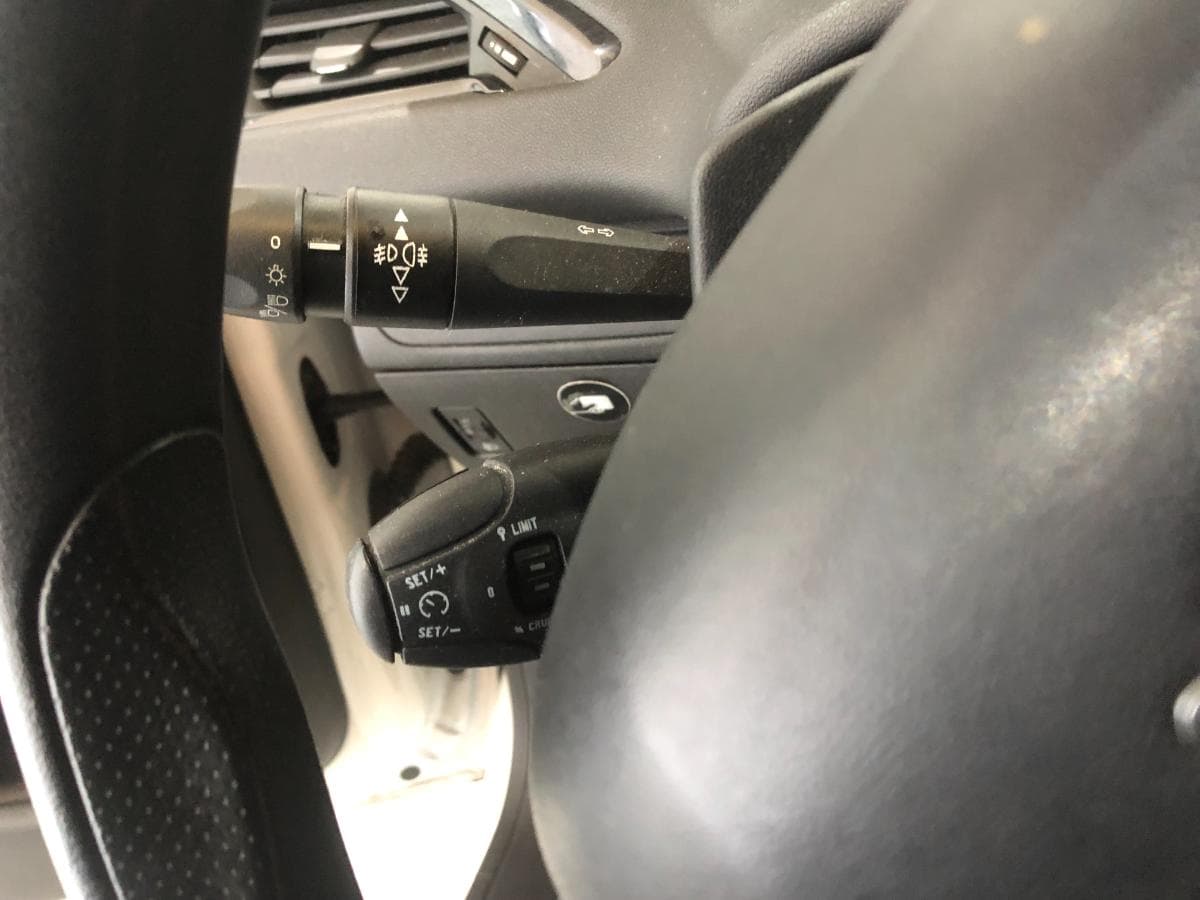 Peugeot 208 · Ano 2014 — image 24