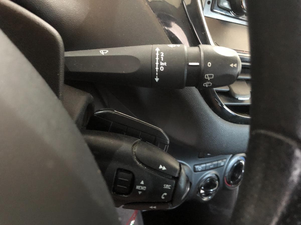 Peugeot 208 · Ano 2014 — image 26