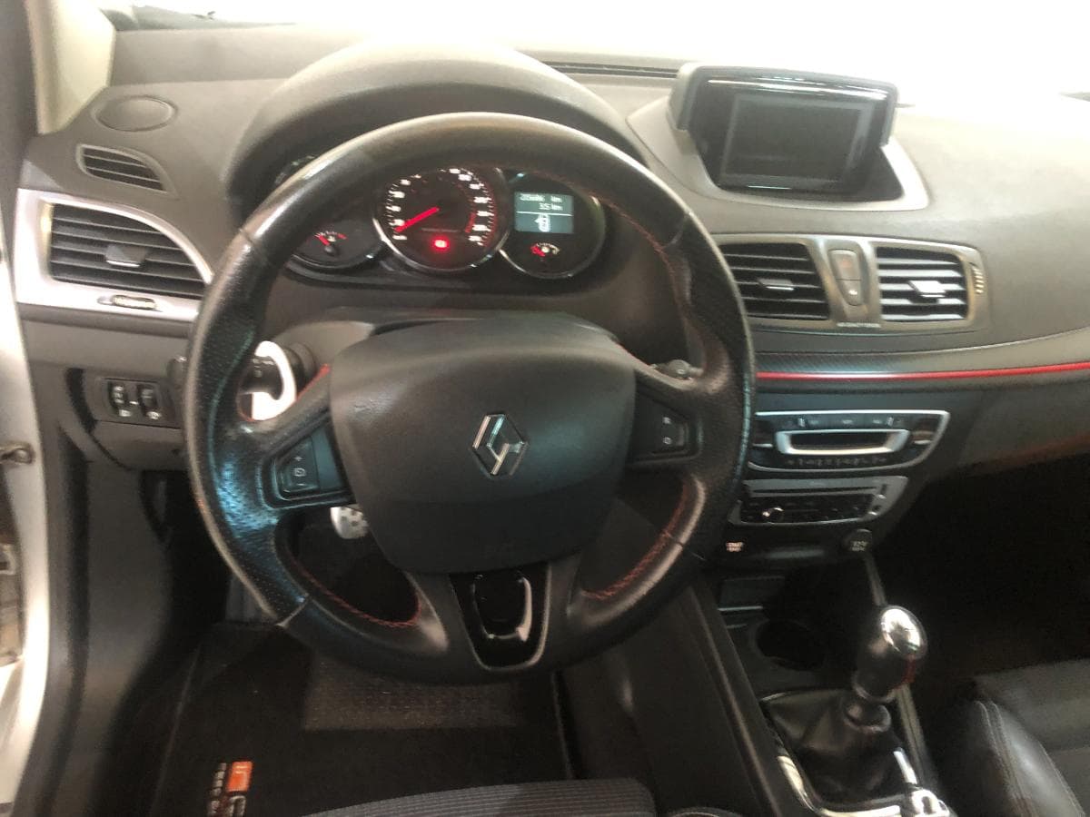 Renault Mégane 1.DCI · Ano 2013 — imagen 26