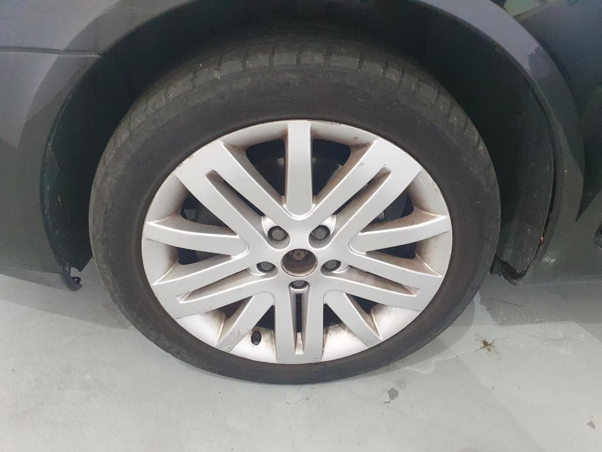 Renault Laguna 2.0 · Ano 2006 — imagem 17