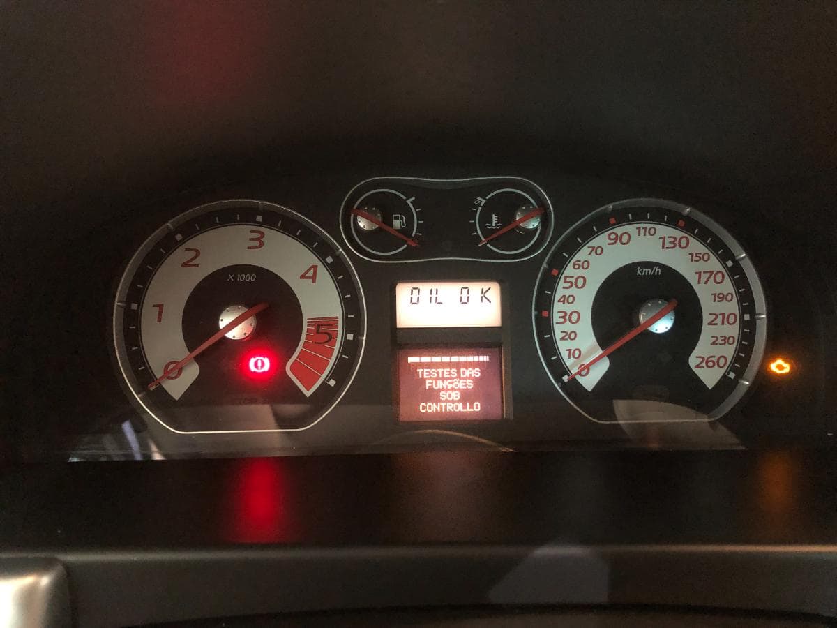 Renault Laguna 2.0 · Ano 2006 — imagem 20