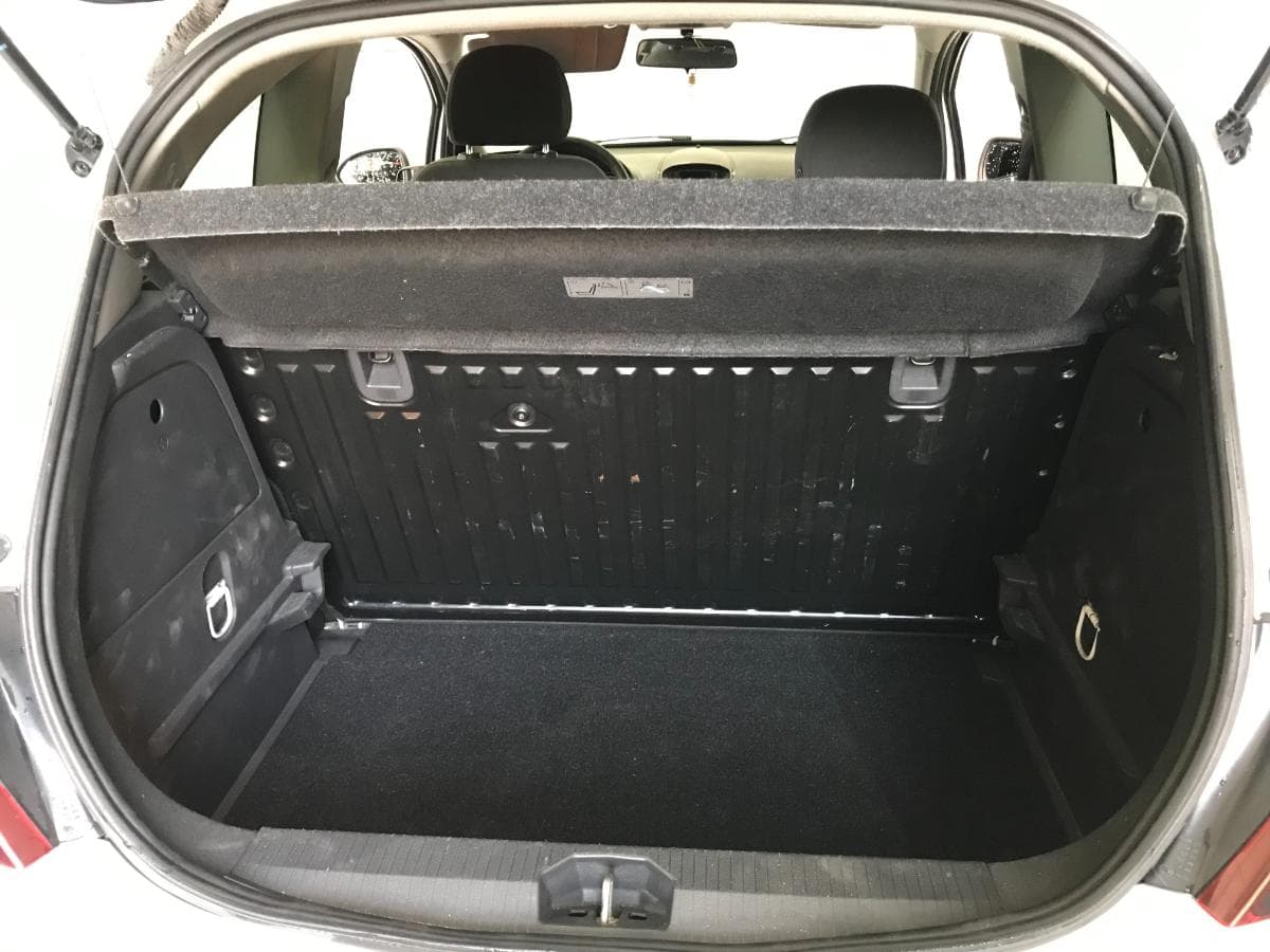 Opel Corsa 1.4 · Ano 2010 — image 7
