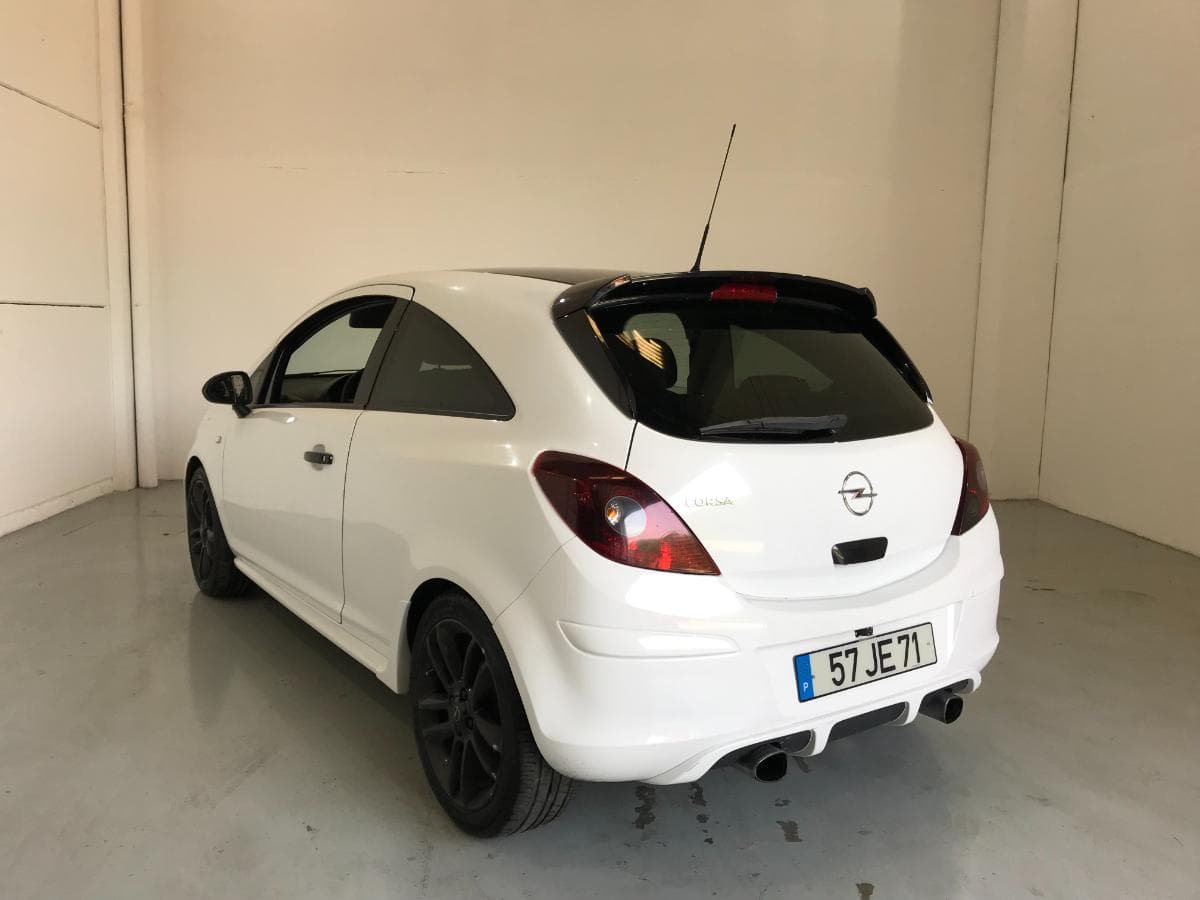 Opel Corsa 1.4 · Ano 2010 — image 4