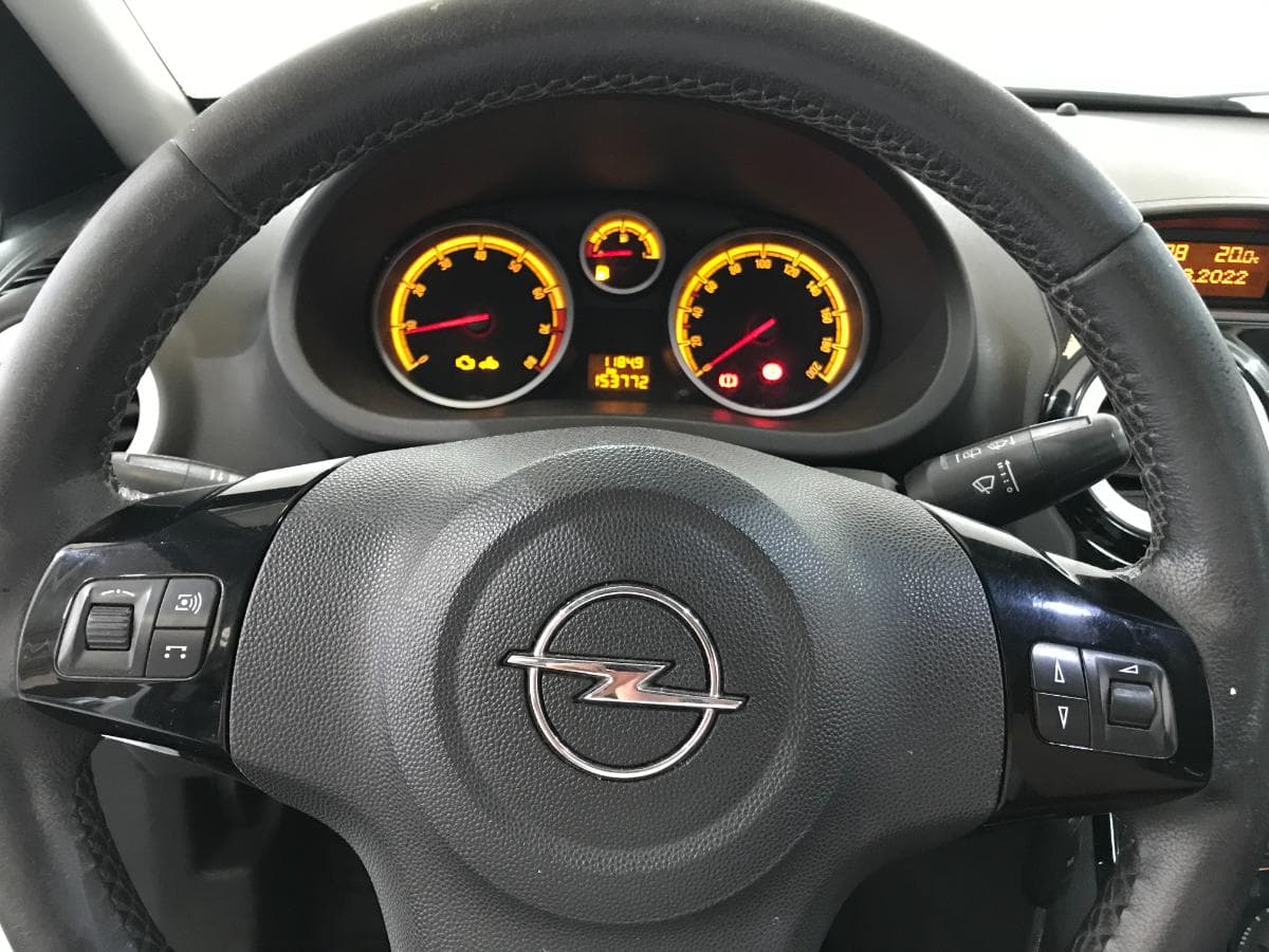 Opel Corsa 1.4 · Ano 2010 — image 28