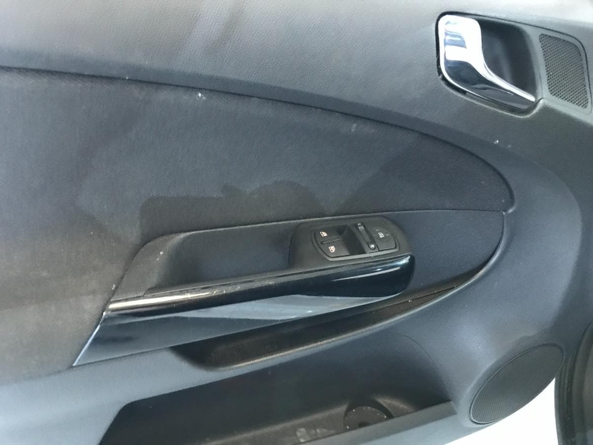 Opel Corsa 1.4 · Ano 2010 — image 29