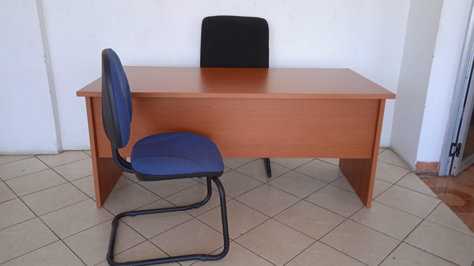 Mobiliario de oficina · — imagen 1