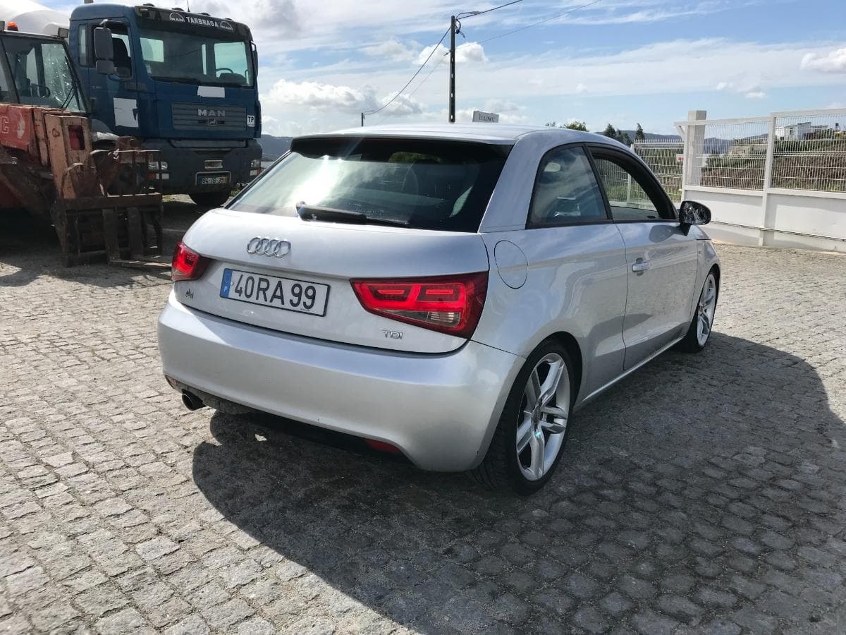 Audi A1 1.6TDI · Ano 2013 — imagem 4