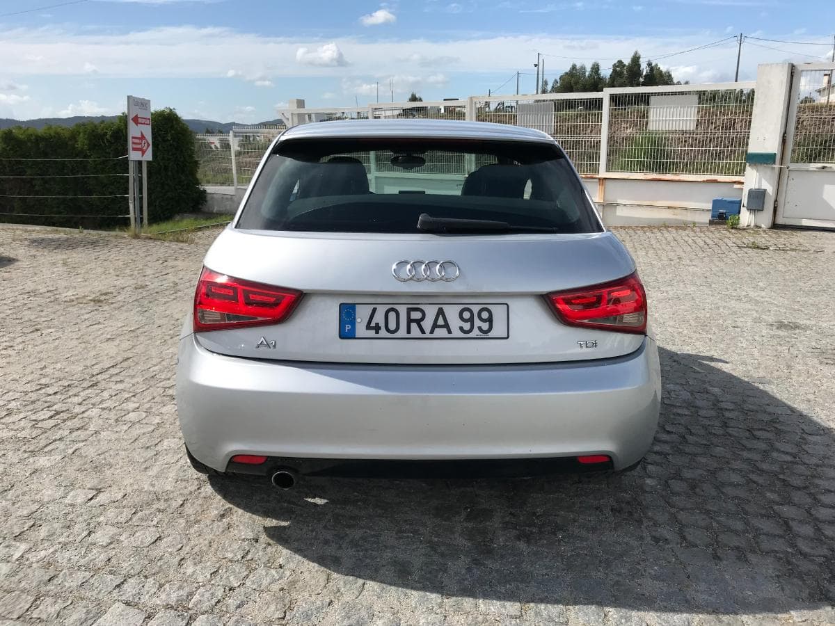 Audi A1 1.6TDI · Ano 2013 — imagem 5
