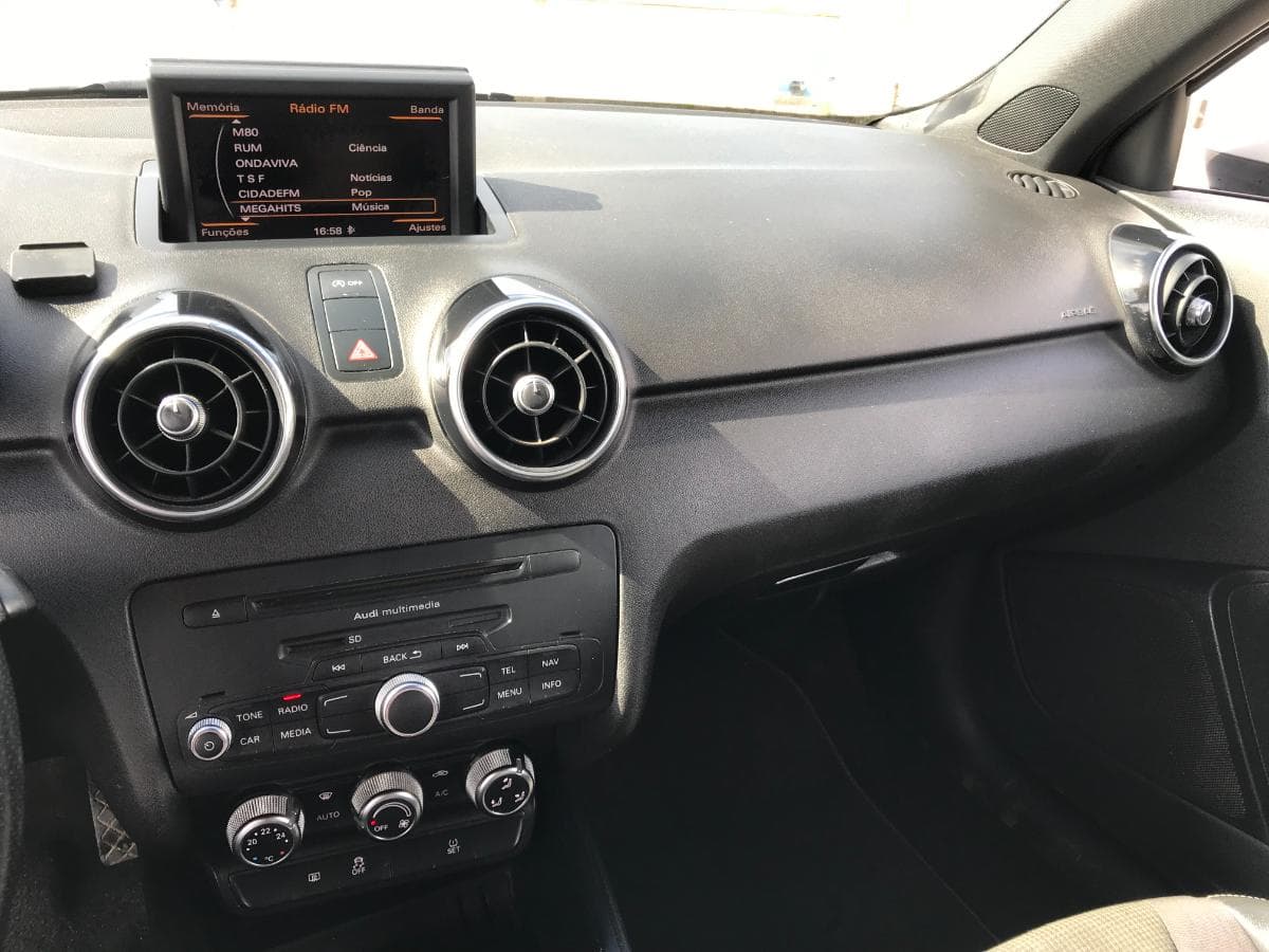 Audi A1 1.6TDI · Ano 2013 — imagem 26