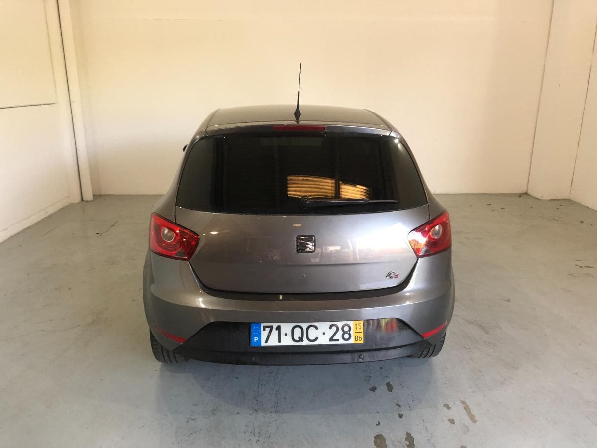 Seat Ibiza 1.2TdI · Ano 2015 — imagem 5