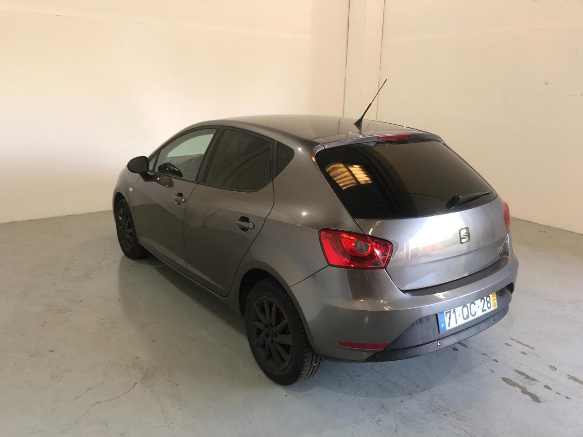 Seat Ibiza 1.2TdI · Ano 2015 — imagem 6