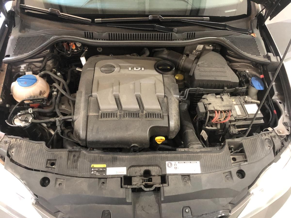 Seat Ibiza 1.2TdI · Ano 2015 — imagem 10