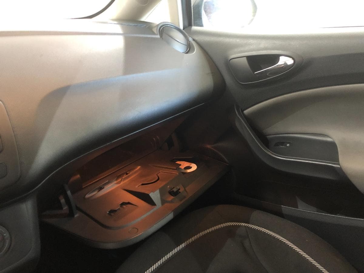 Seat Ibiza 1.2TdI · Ano 2015 — imagem 22