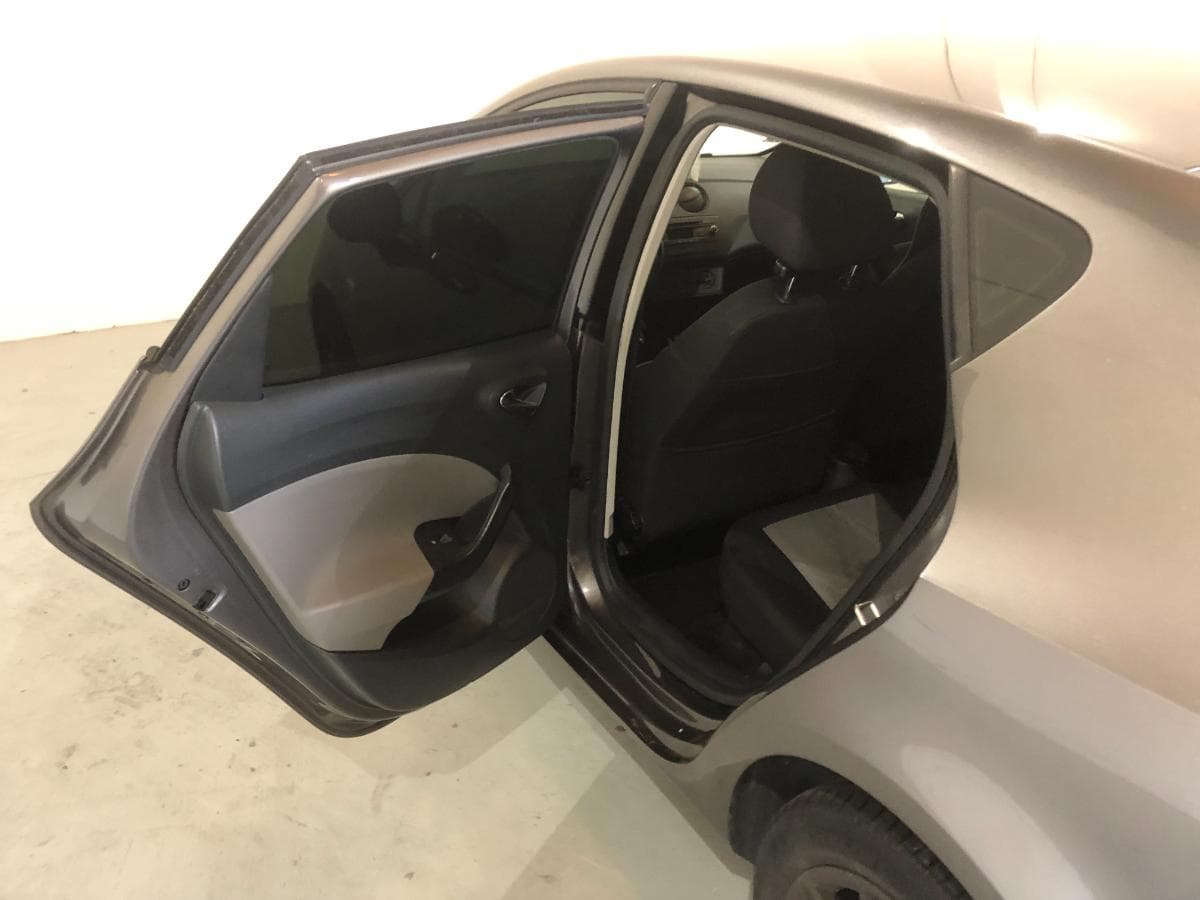 Seat Ibiza 1.2TdI · Ano 2015 — imagem 30