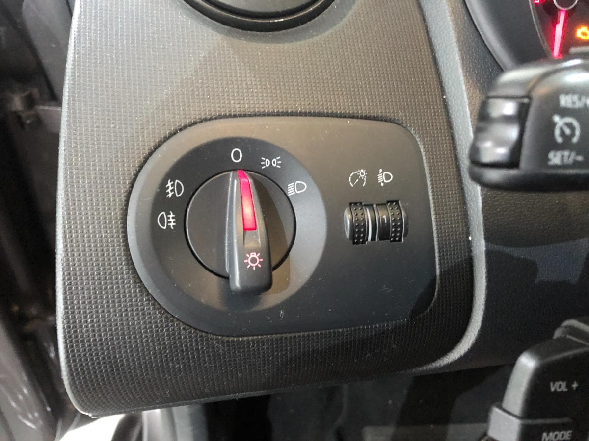 Seat Ibiza 1.2TdI · Ano 2015 — imagem 35
